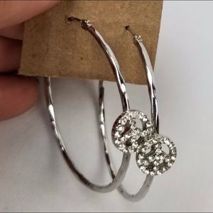 ✨ ☮️Silver Peace sign ☮️✨ sparkle earrings